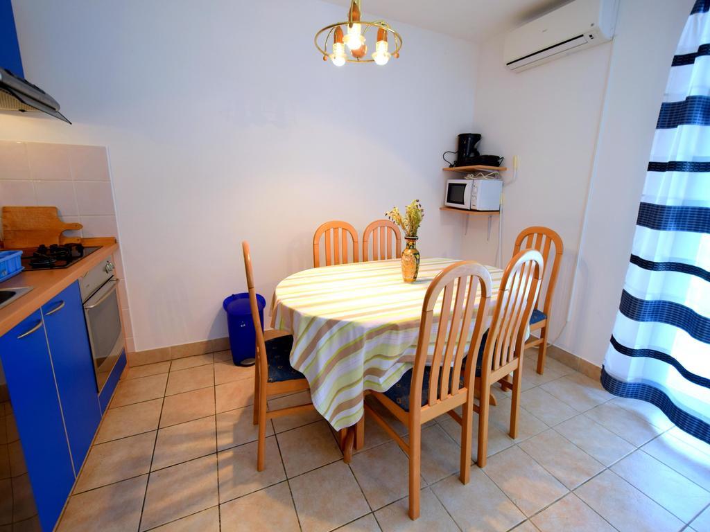 Apartment Oresic Malinska Extérieur photo